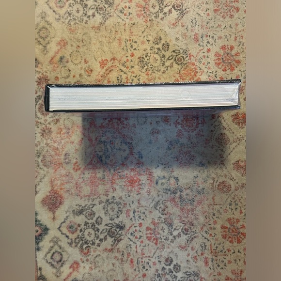 Sealed Hardcover The Hermès Scarf History & Mystique Coffee Table Book - Picture 6 of 7